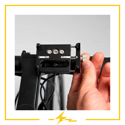 Soporte Móvil de metal para patinete eléctrico en negro
tienda de repuestos de patinetes eléctricos
recambios patinetes
repuestos de patinetes
accesorios patinete eléctrico
accesorios patinete
repuestos patinete
piezas de patinete eléctrico
piezas patinete electrico
ruedas patinete
accesorios patineta 
piezas de repuesto patinete eléctrico
af scooters